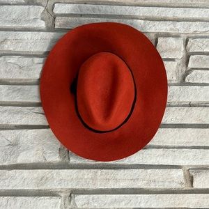 Floppy wide brim hat